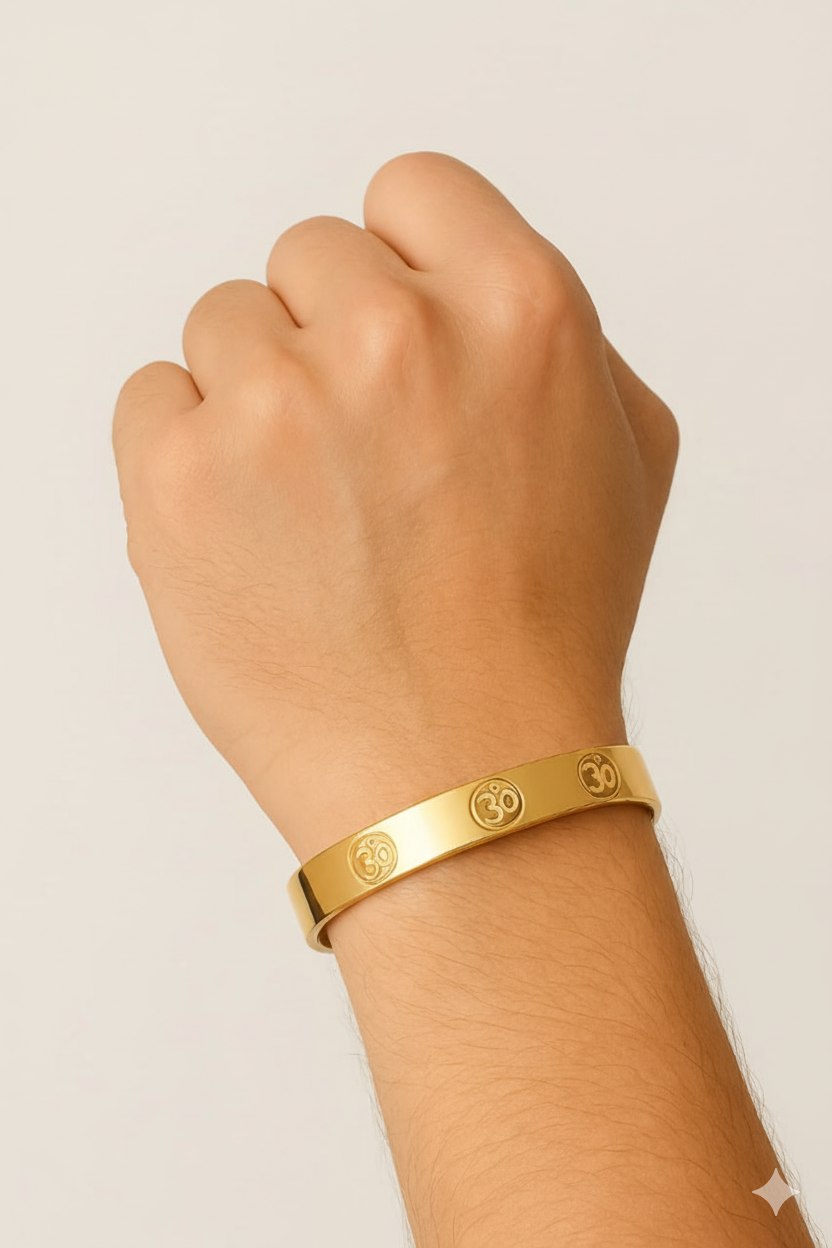 Om Symbol Gold-Toned Bracelet - Image 3