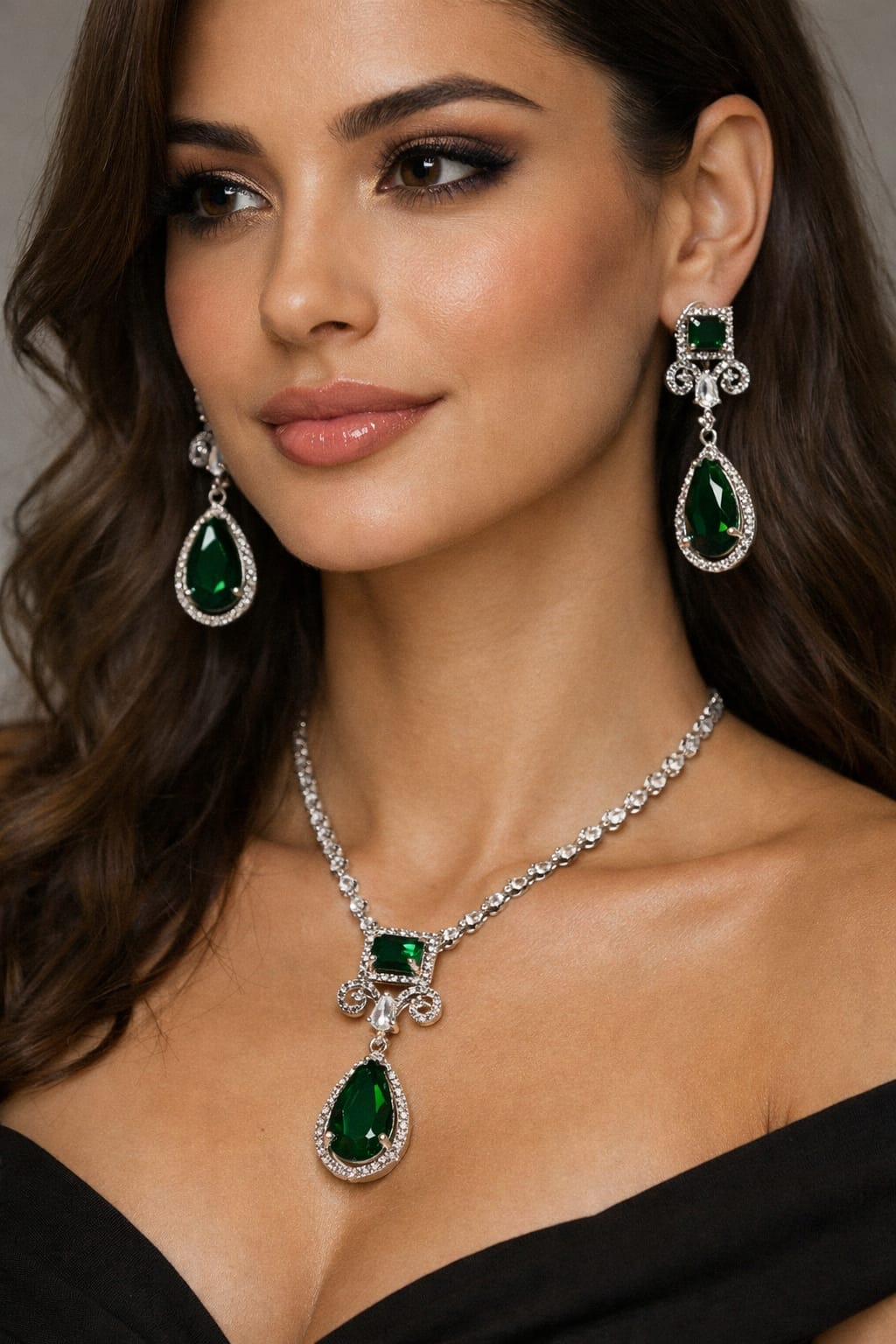 Emerald Green Teardrop Stone Necklace Set with Earrings - Image 1